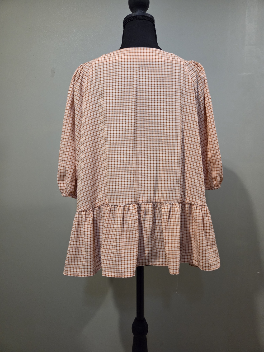 LC Lauren Conrad Peach Plaid V-Neck Peplum Blouse - Picture 3 of 8